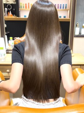 シアン(CYAN) メテオストレート/新宿/ネオメテオ/アルカリ酸熱トリートメント