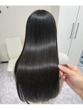 サロンドニケ 美髪ロング誕生！　ツヤピカオイルストレート