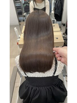 エラ(Ella) 髪質改善チャイティーラテで柔艶髪