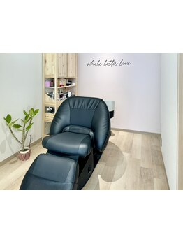 西海岸カフェ風の店内でゆったりと過ごせる♪マンツーマンだから、髪のお悩みを相談しやすいのも◎