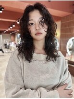 ヘアーアンドメイク ビス(HAIR&MAKE bis)&nbsp;2026年トレンド◎ミディアムレイヤーパーマ 【kotomi】