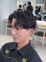 フィフス 栄(fifth)&nbsp;センターパートルーズパーマ刈り上げツーブロックメンズヘア