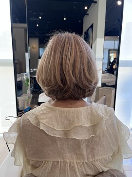 ミスエッセンス(MISS ESSENCE) 明るいブリーチ履歴ゼロ白髪ぼかし/ミスエッセンス山田