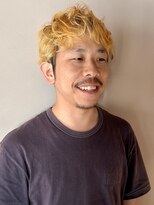 トランクイル(tranquil)&nbsp;外国人風ハイトーン×無造作パーマ