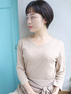 バース(BIRTH) 天神【BIRTH】ショコラアッシュ×オン眉耳掛けショート