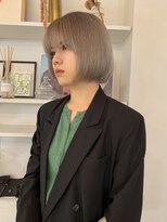 ボブとホワイトベージュ