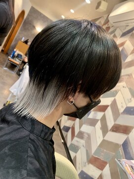 アヴァンティ(avanti) ウルフカット×襟足デザインカラー!