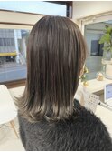 グラデーションカラー×グレージュ