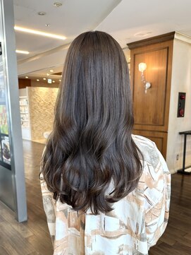 ザック ヴィ(ZACC vie) レイヤーカット/セミロング/艶カラー/学割U24