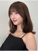 顔周りレイヤーカットくびれヘアミルクティーベージュカラー