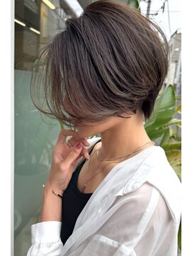 トルネード(TORNADO) 外国人風前下がりショートグレージュ　n7.5.4