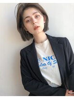 ヒュー 広島(HEW)&nbsp;20代30代大人かわいいくびれショートボブオリーブグレージュ