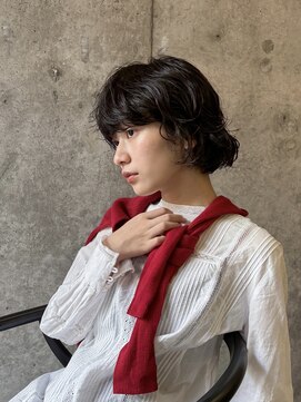 ナヌーク ダイカンヤマ(nanuk daikanyama) クセ毛風パーマ×重ためボブ