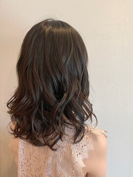 ノイエ(noie) noie杉山舞☆黒髪ダークトーンの方にも♪モテかわ愛されセミディ