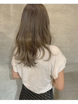 アティック ヘアーデザインアンドリラクゼーション(attic hair design&relaxation) ベージュ