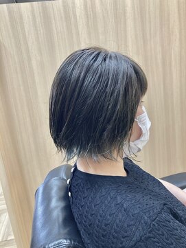 フェリーチェ(FELICE) 外ハネショートボブ☆ターコイズカラー