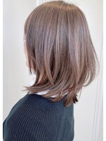 ステア ケース(stair case)&nbsp;【大人かわいい ツヤ髪】ふんわりレイヤー ミディアム
