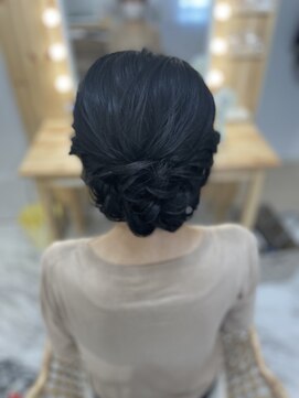 グラムール(Gramour) シニヨン