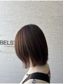 春の切りっぱなしボブにベージュカラー