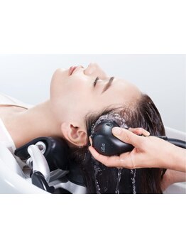 CMで話題のリファVEENA導入！！サロンだけの特別な心地よさとやわらかな仕上がりに驚く新体験。