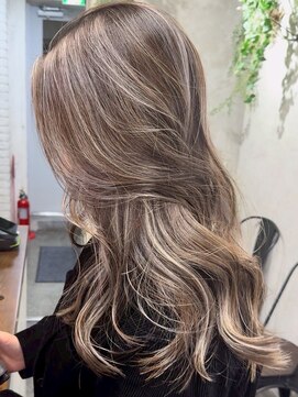 アポロ 横浜駅店(apollo) xバレイヤージュ/ホワイトグレージュ/レイヤーカット