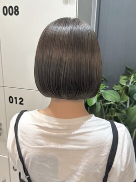 ディーエックス スリー(Dxxxx III) 艶ボブ