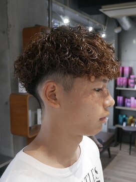 フィフス(fifth) 波巻きスペインカール外国人風パーマスパイラルパーマフェード