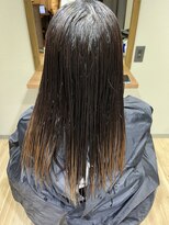 チル(CHILL)&nbsp;ミルクティーアッシュ系（1回ブリーチあり）