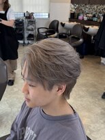 Musee 竹ノ塚 for men‘s メンズ/パーマ/カット/ブリーチ/ハイライト グレージュ×フェザーショート