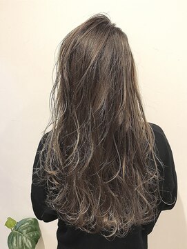 ナナバイロッカ(nana by rocca) デザインカラーで細めのハイライト【ブラウンベージュ】