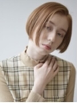 サークル(CIRCLE) マッシュショートカーキグレージュ大人かわいいフェザーバング