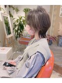 マッシュウルフセンター分け前髪オリーブグレージュカラー