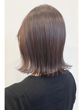 サエラクワトロ 外はねボブ