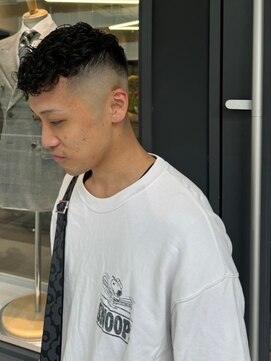 ソアー 新大阪(SOAR) 男前フェードスペインカール無造作ニュアンスパーマ【新大阪】
