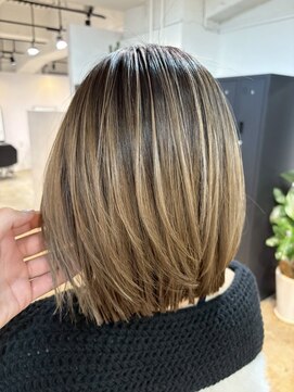 メリー オオサカ(Merly Osaka) ショートのバレイヤージュも人気です！