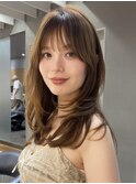 小顔に見せるミディアムヘア/韓国ヘア/暗めカラー