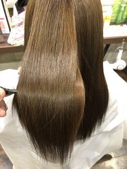 ヘアー クリエイト シュウ(hair create Shuu)の写真/お客様の髪質やダメージに合わせて、厳選したトリートメントをご提案!髪のお悩みはお任せ☆
