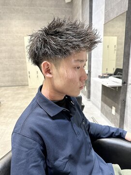 アミ(Ammi) ◆メンズヘア/マッシュ/センターパート/ウルフ/ツーブロック