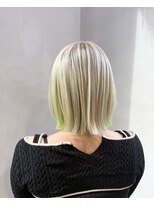 メイカ(MEIKA)&nbsp;【ハイトーン×ライムインナーボブ】