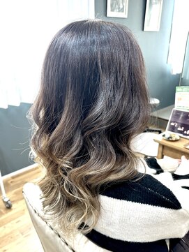 リビングルームス 茅ヶ崎(Living rooms) ブリーチ/40代／レイヤー