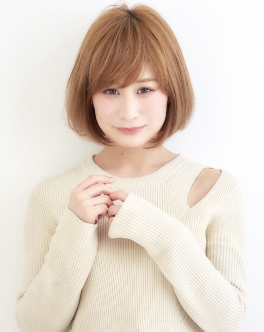 小顔に見える_奥行きショートボブ_3D前髪_首筋を長くスッキリ