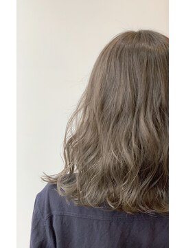 ジーナ 札幌(Zina) 【Zina SAPPORO】透明感カラーグレージュふわミディ