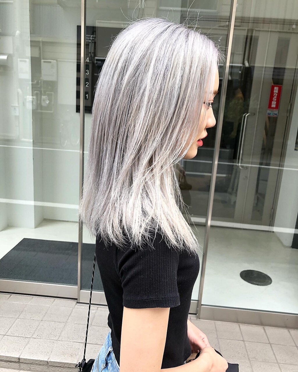 ホワイトブロンド×セミロング：L080858338｜アミ ヘアー ガーデン(ami