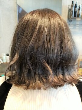 ヘアサロン レゴリス(hair salon REGOLITH) 『 ハイライト×赤味消しベージュ 』透け感のあるデザイン♪
