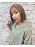 Coral  ハイトーンペールベージュ切りっぱなしボブ