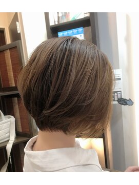 フォルマ FORMA インナーカラーボブ