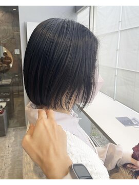 ビーヒアナウ 金沢県庁店(BE HERE NOW) 伸ばしかけワンレンボブ