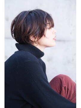 ケアリー 成増(Carelly) 外ハネボブアッシュブラウンネオウルフツイストパーマ