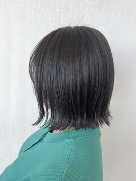 エルベ 内原店(elve) 外ハネショートボブ