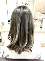 メタ(META) アプリエオリーブグレージュカラーです★